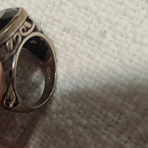 Sterling filigree ring, black stone, size 7, EUC - Picture 4 of 5